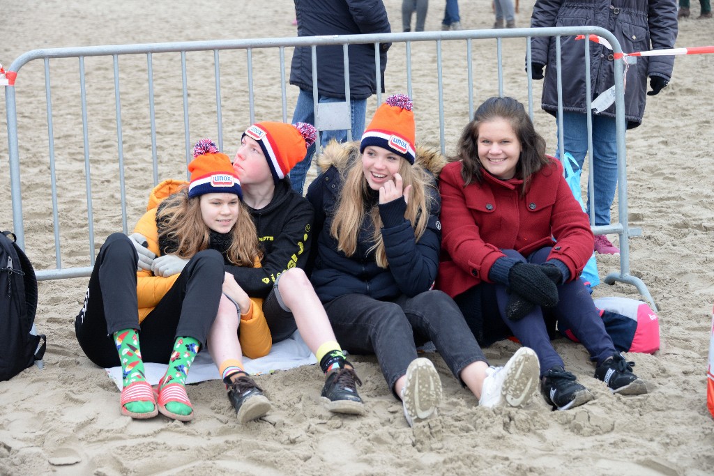 ../Images/Nieuwjaarsduik Nederzandt 2020 016.jpg